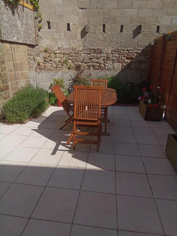 La Chambre De La Boule D 'Or Lanvallay Exterior photo